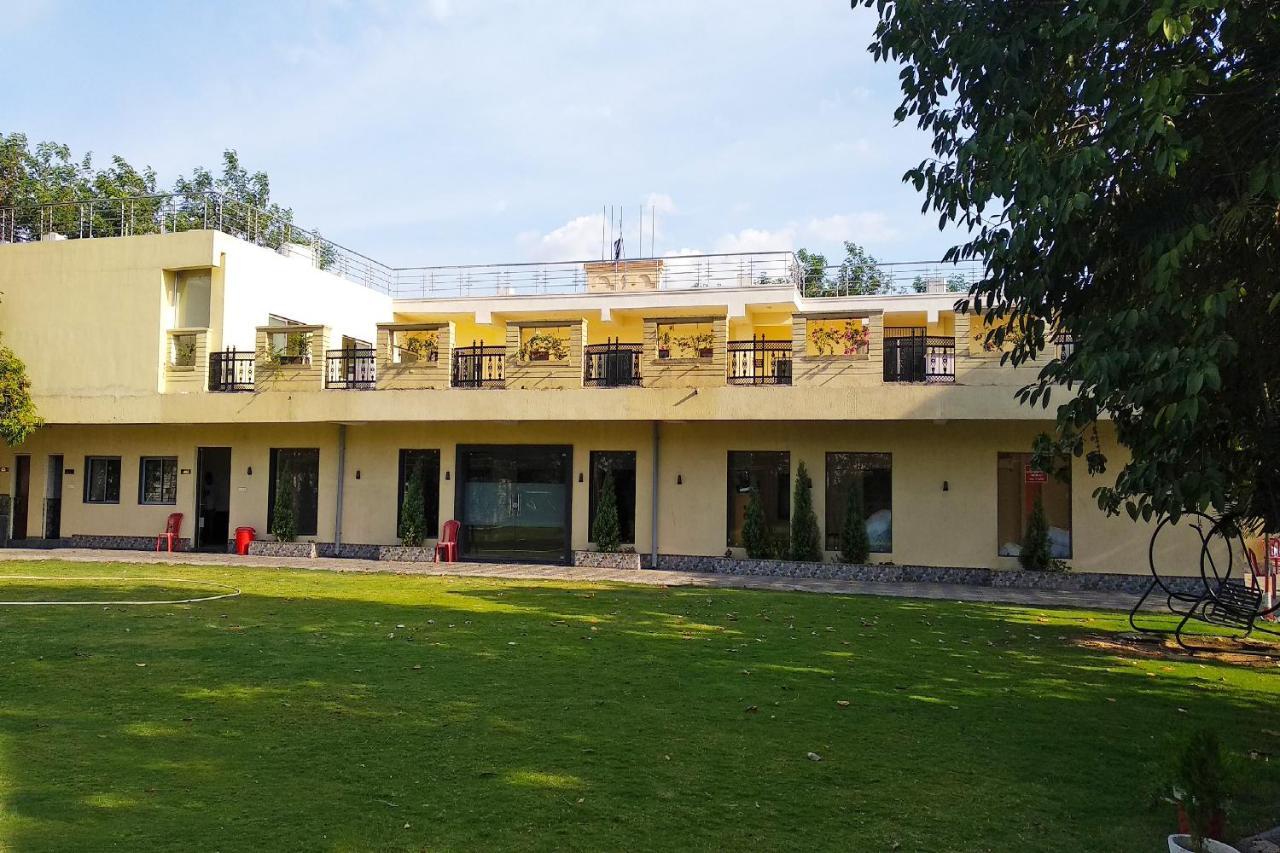Hotel Oyo 14354 Amar Marriage Palace Dharmpura Exteriér fotografie